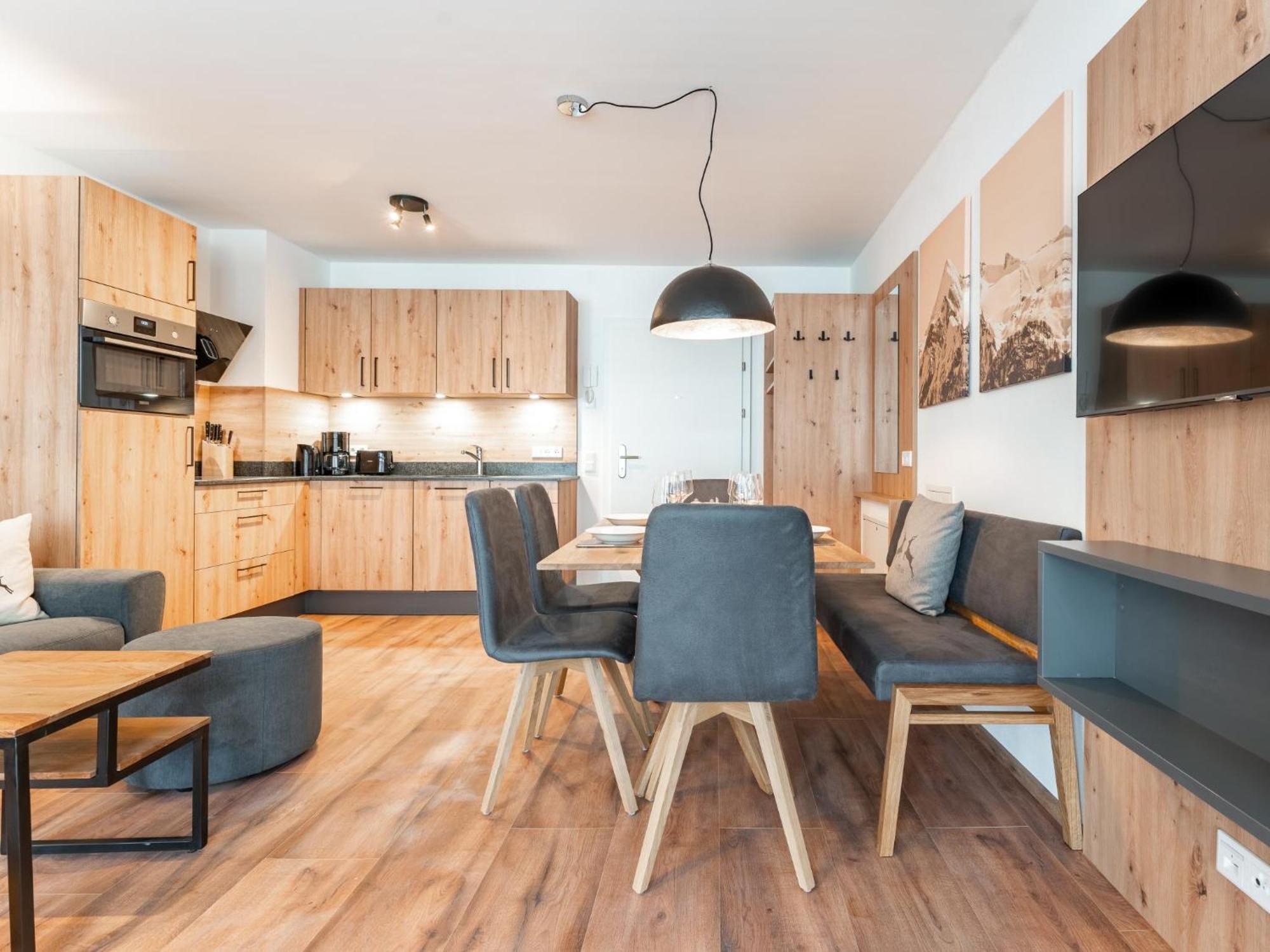 Falken Suites Top 4 Kaprun Exterior photo